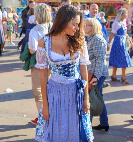 TRACHTIG ELLA - Unique traditional costume for women with apron and blouse